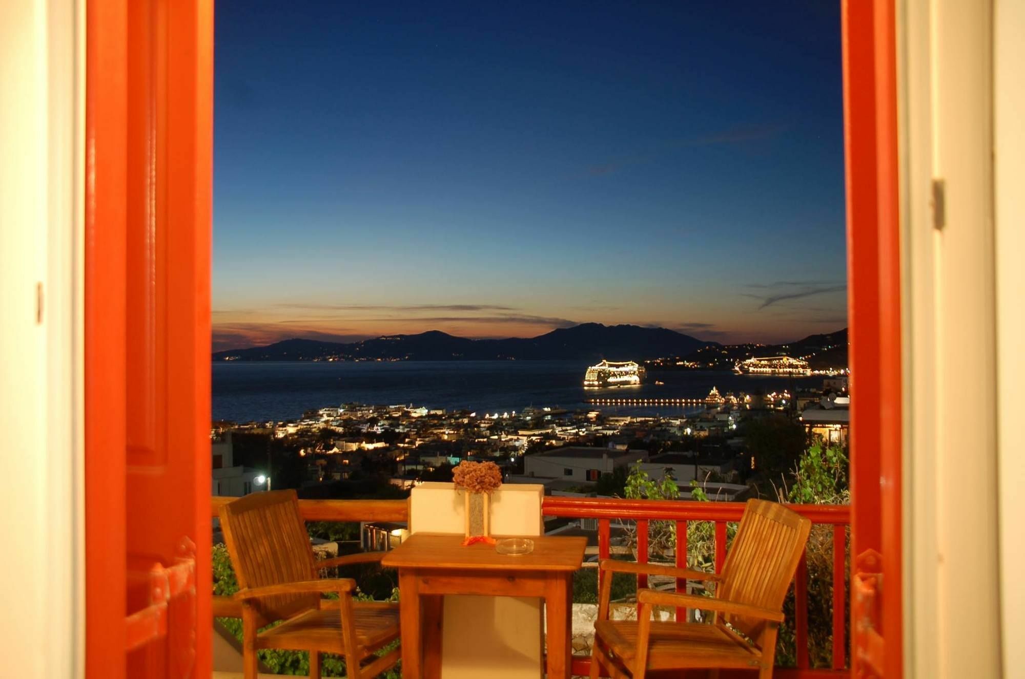 Regal View Hotel Mykonos Town Bagian luar foto